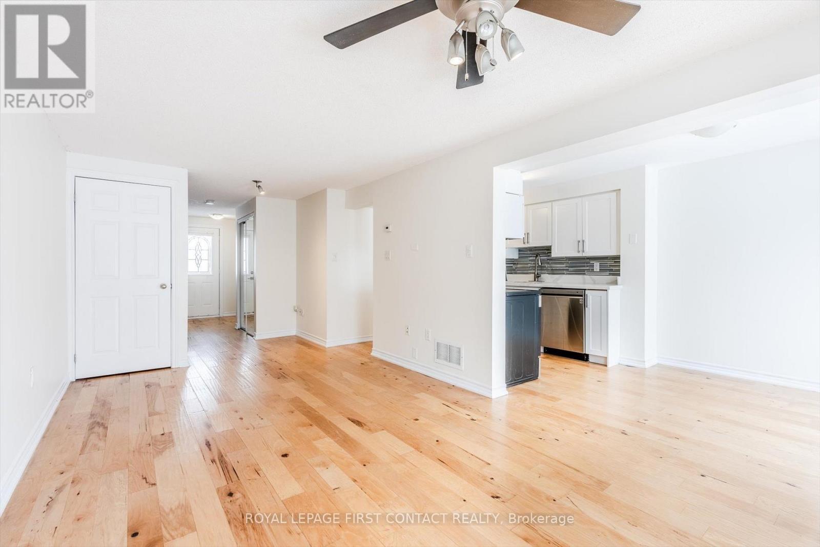 269 Dunsmore Lane, Barrie, Ontario  L4M 7A7 - Photo 9 - S12629416