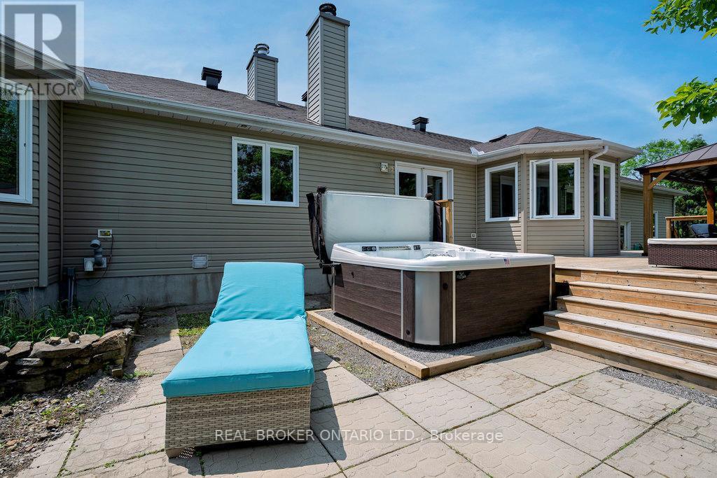 3374 Greenland Road, Ottawa, Ontario  K0A 1T0 - Photo 33 - X12505442