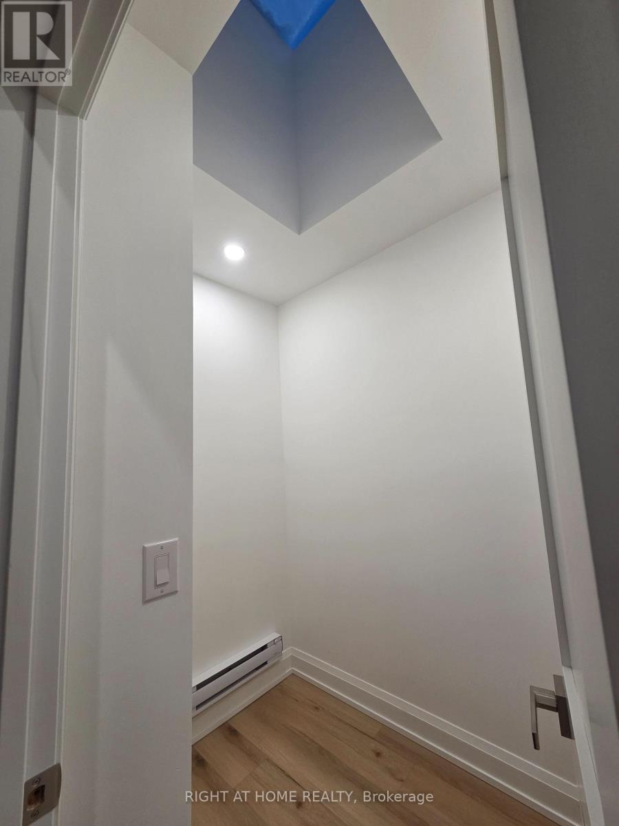 3 - 55 Camberwell Road, Toronto, Ontario  M6C 3E7 - Photo 14 - C12631742