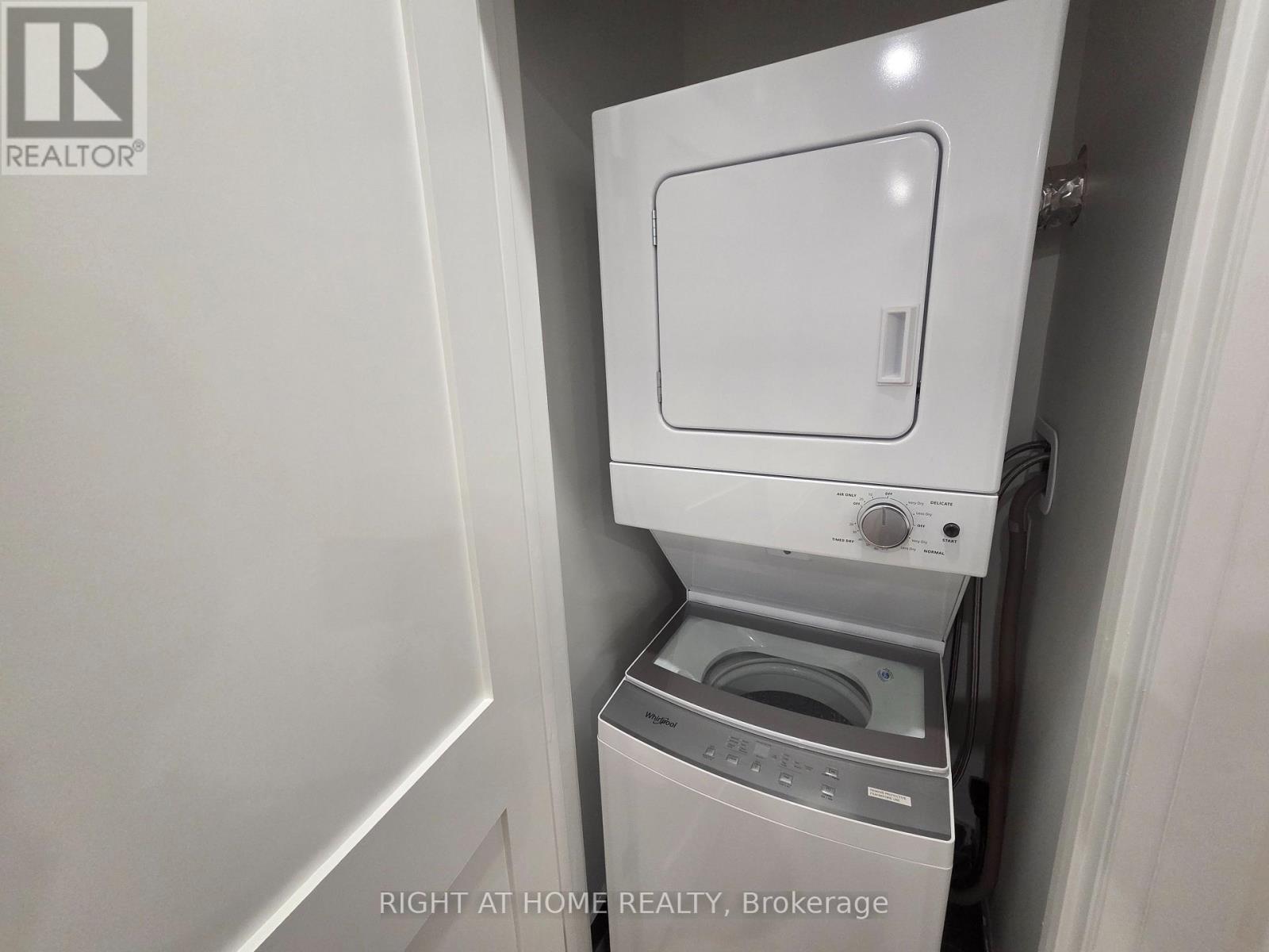 3 - 55 Camberwell Road, Toronto, Ontario  M6C 3E7 - Photo 20 - C12631742