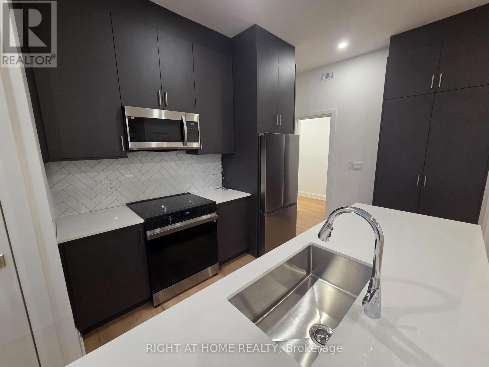 3 - 55 Camberwell Road, Toronto, Ontario  M6C 3E7 - Photo 4 - C12631742