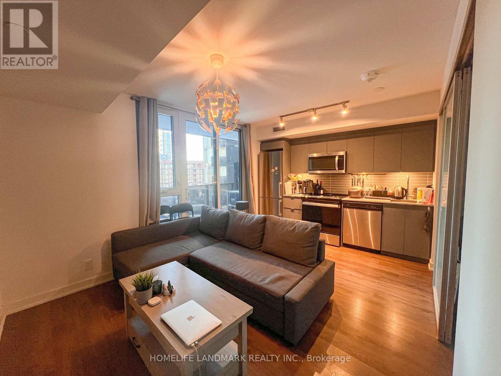 533 - 30 Tretti Way, Toronto (Clanton Park), Ontario  M3H 0E3 - Photo 2 - C12631748