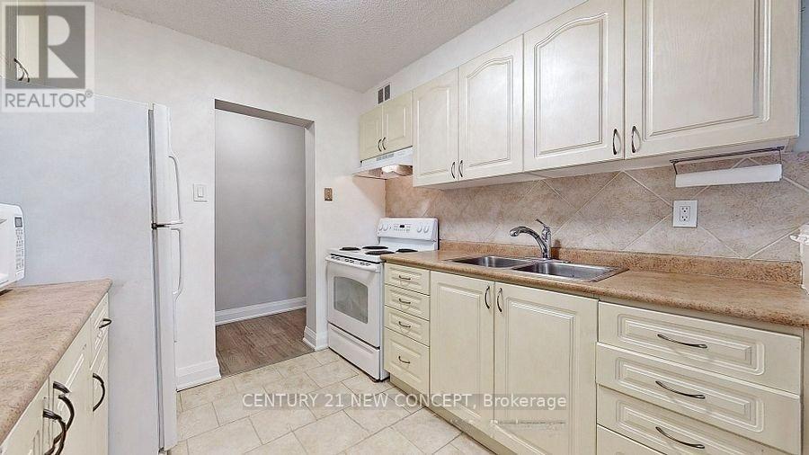 101 - 7451 Yonge Street, Markham, Ontario  L3T 2B4 - Photo 4 - N12631752