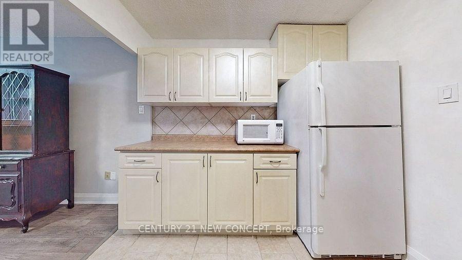 101 - 7451 Yonge Street, Markham, Ontario  L3T 2B4 - Photo 6 - N12631752