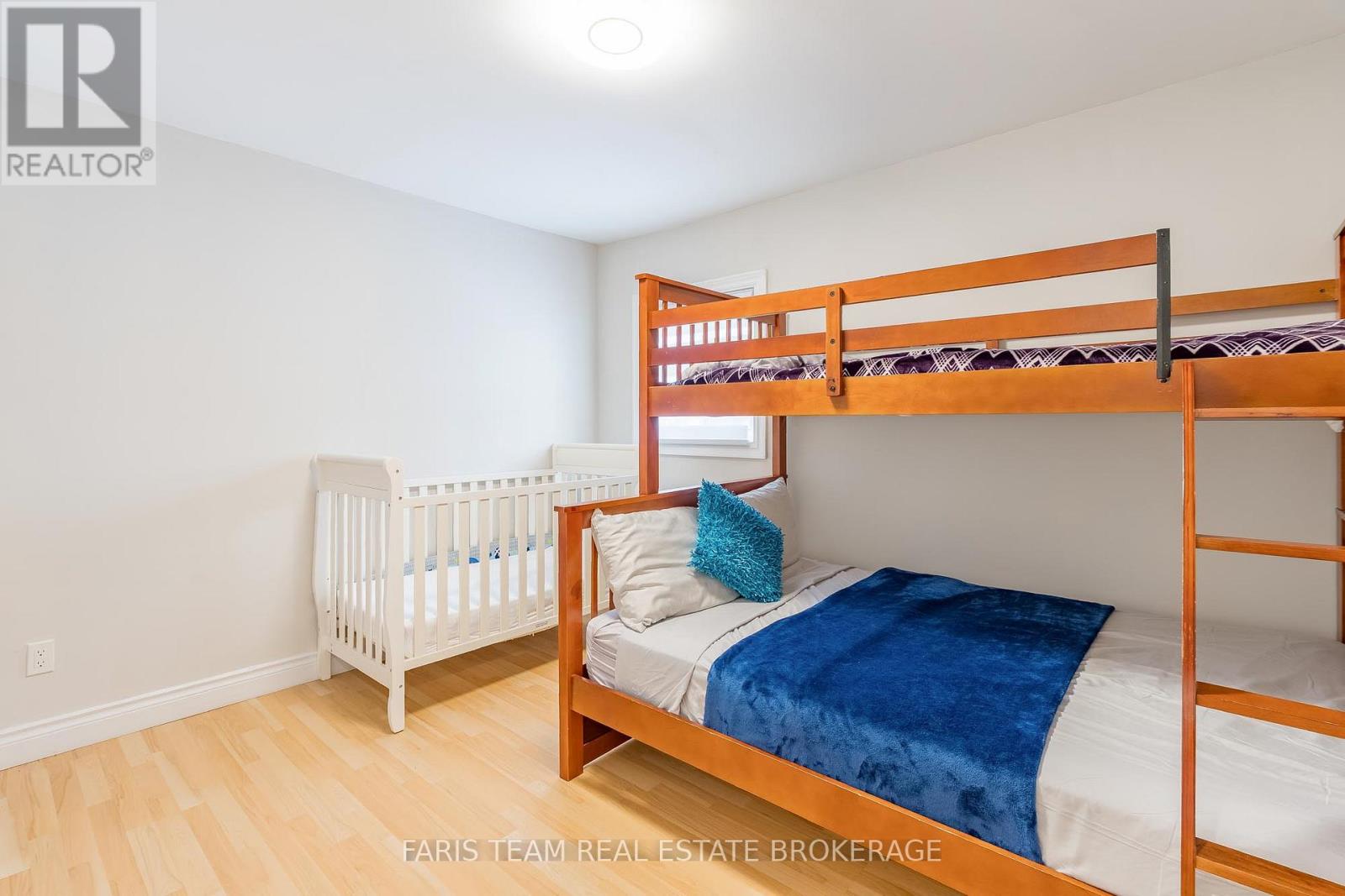 137 1st Avenue, Tay (Port Mcnicoll), Ontario  L0K 1R0 - Photo 15 - S12631778