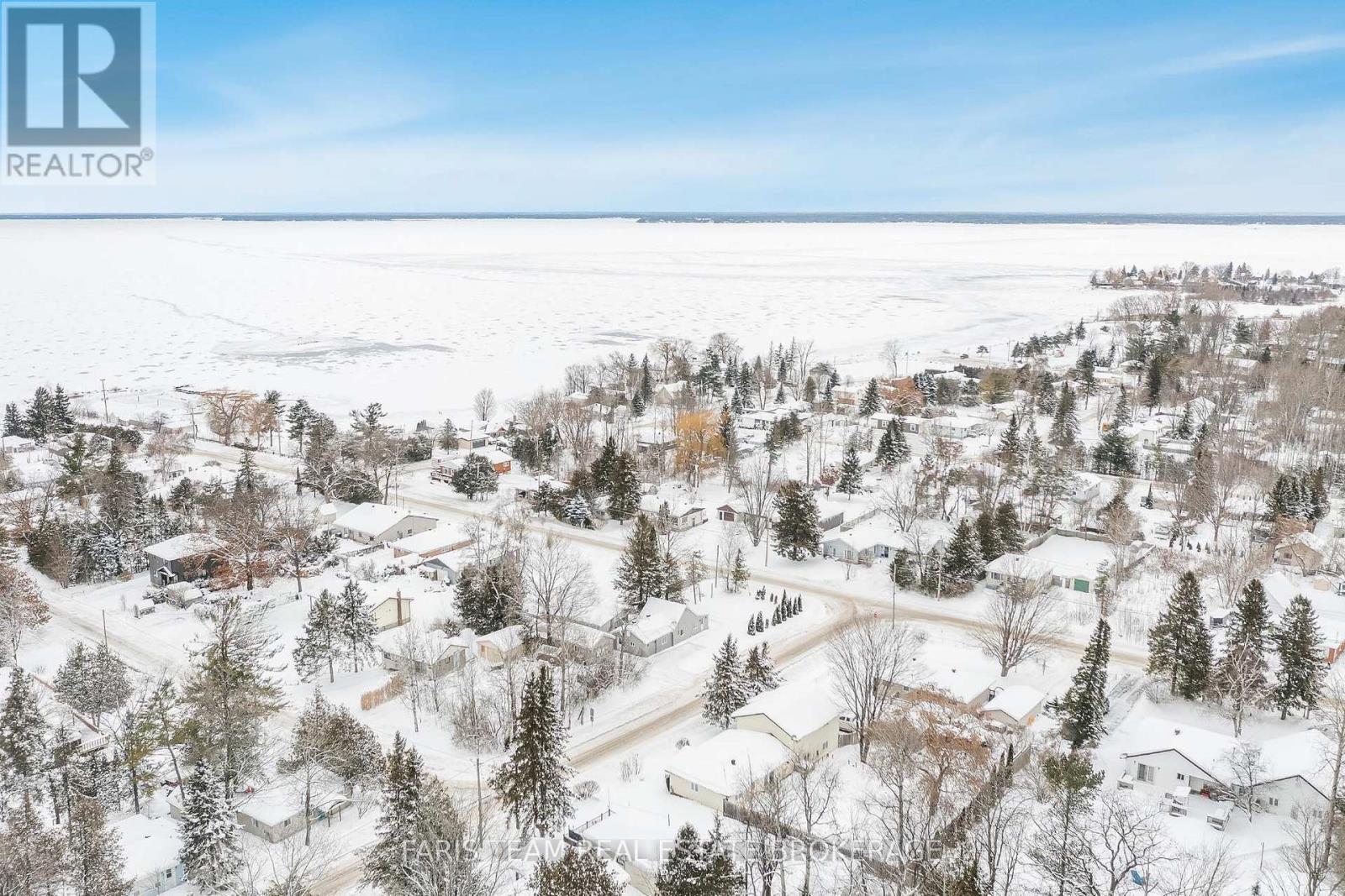 137 1st Avenue, Tay (Port Mcnicoll), Ontario  L0K 1R0 - Photo 29 - S12631778