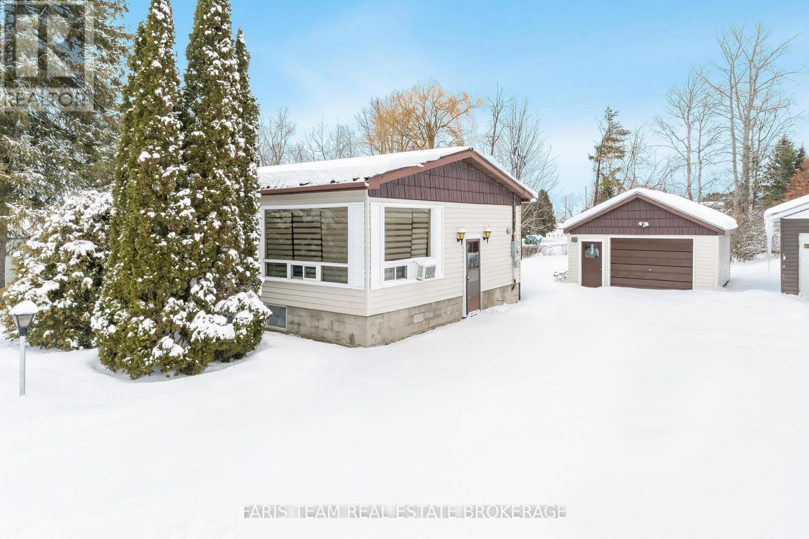 137 1st Avenue, Tay (Port Mcnicoll), Ontario  L0K 1R0 - Photo 3 - S12631778