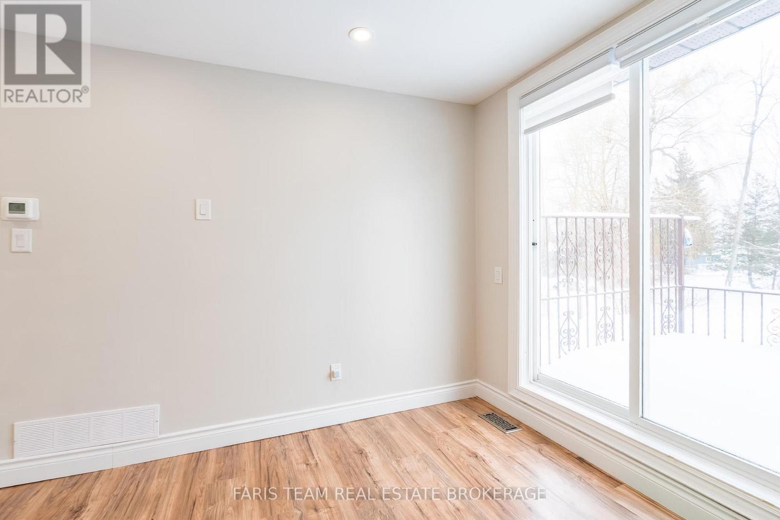 137 1st Avenue, Tay (Port Mcnicoll), Ontario  L0K 1R0 - Photo 8 - S12631778