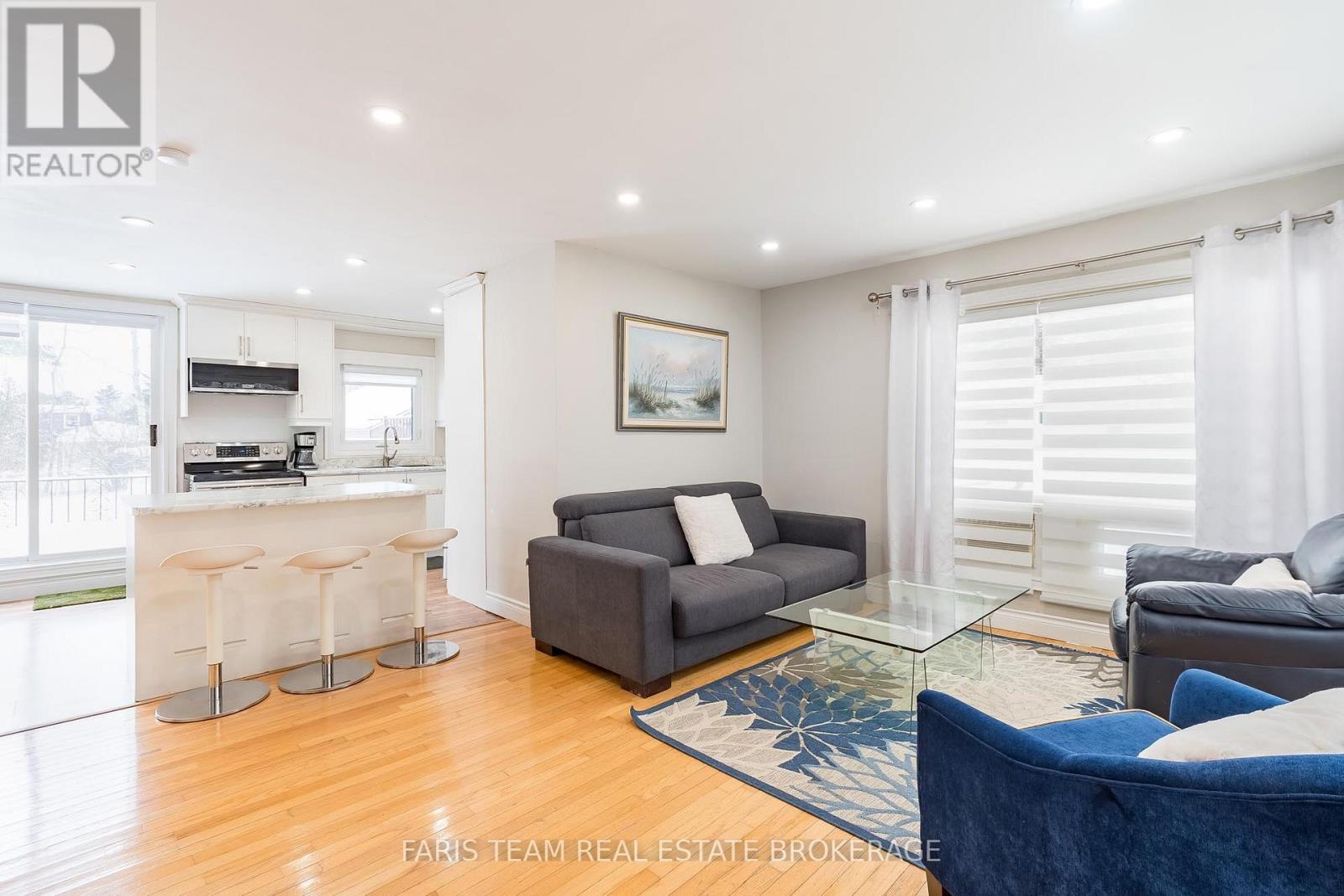 137 1st Avenue, Tay (Port Mcnicoll), Ontario  L0K 1R0 - Photo 9 - S12631778