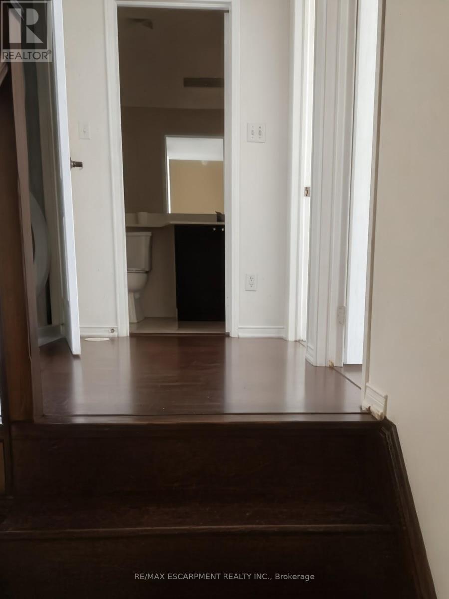 8 - 2579 Sixth Line, Oakville, Ontario  L6H 0H7 - Photo 9 - W12631750