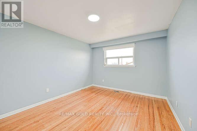 3274 Clara Drive, Mississauga (Malton), Ontario  L4T 2C7 - Photo 14 - W12631768