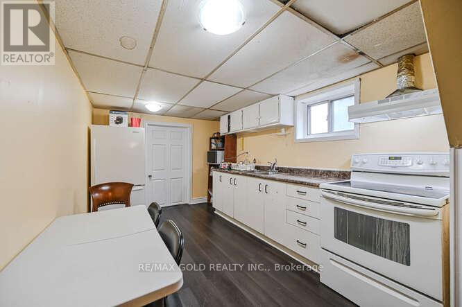 3274 Clara Drive, Mississauga (Malton), Ontario  L4T 2C7 - Photo 22 - W12631768