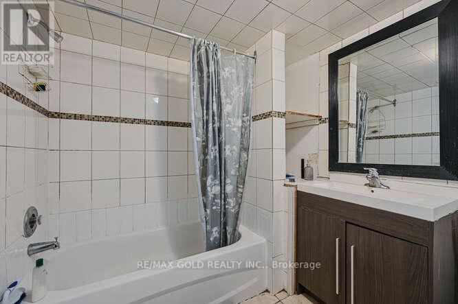 3274 Clara Drive, Mississauga (Malton), Ontario  L4T 2C7 - Photo 34 - W12631768