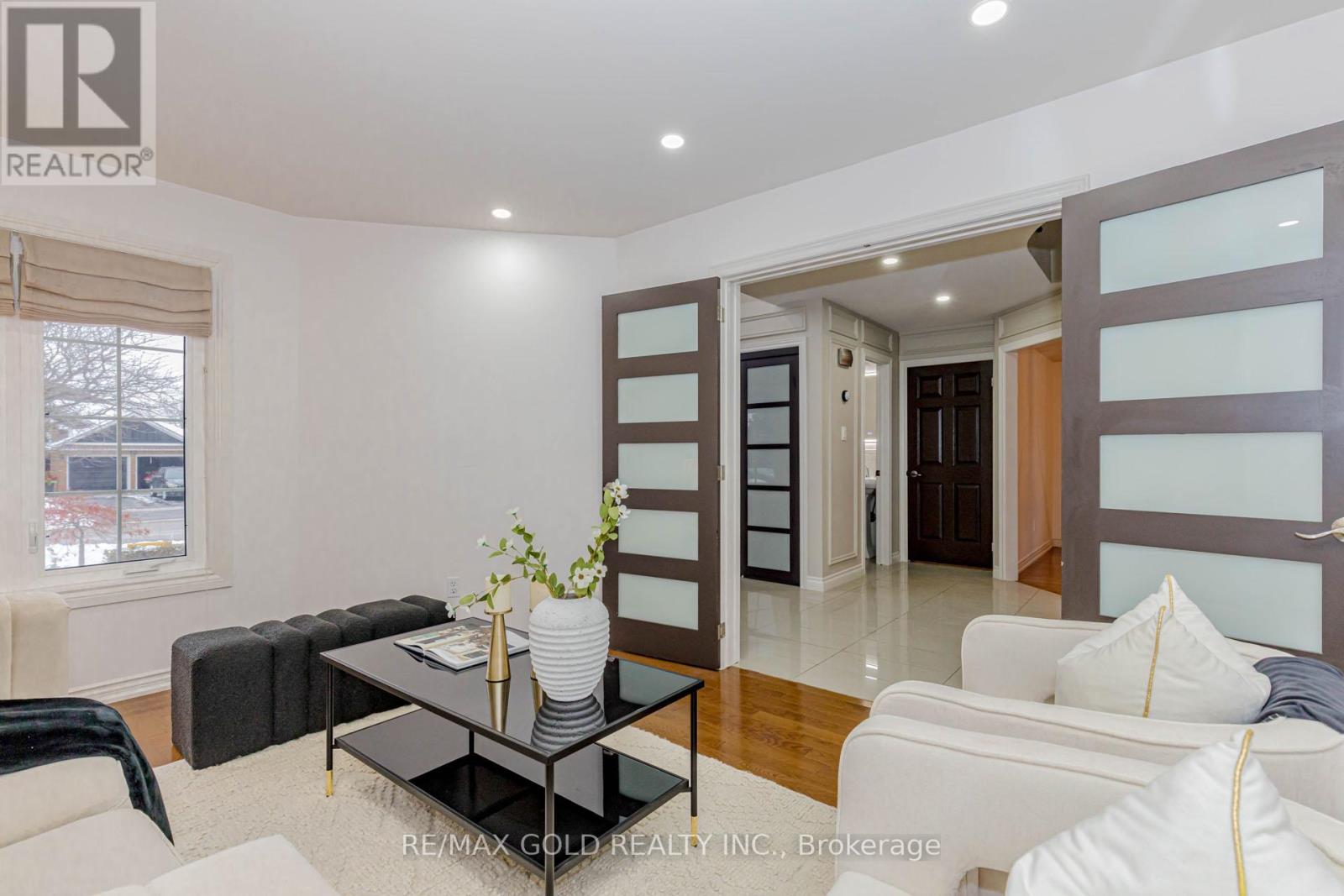 38 Esposito Drive, Caledon, Ontario  L7E 1T4 - Photo 10 - W12631772