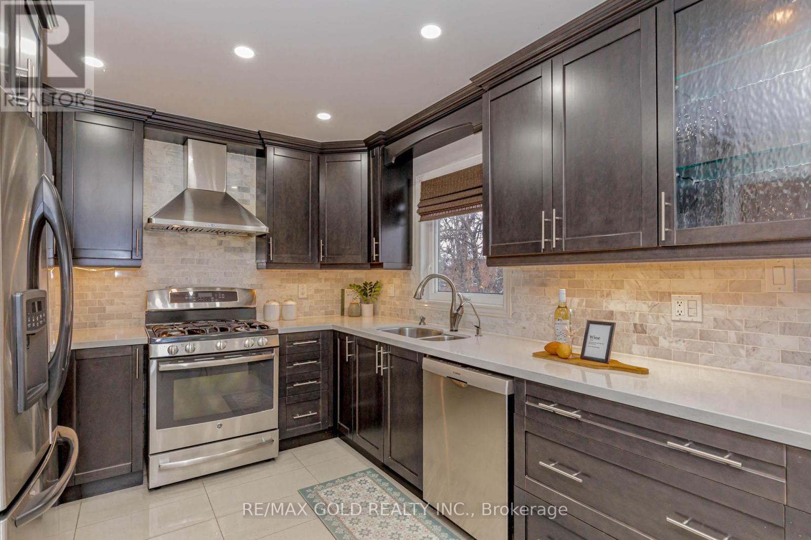 38 Esposito Drive, Caledon, Ontario  L7E 1T4 - Photo 17 - W12631772