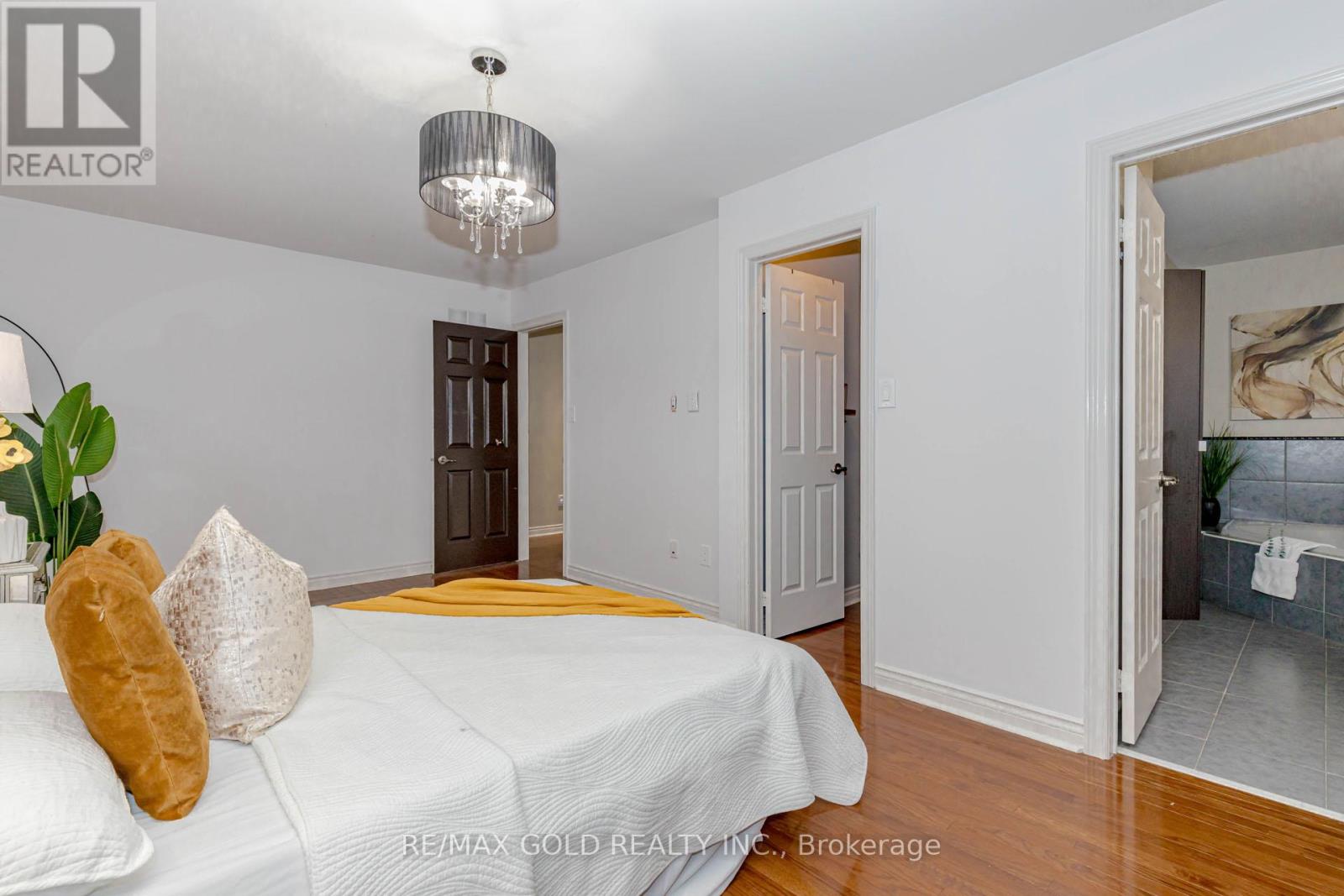 38 Esposito Drive, Caledon, Ontario  L7E 1T4 - Photo 22 - W12631772