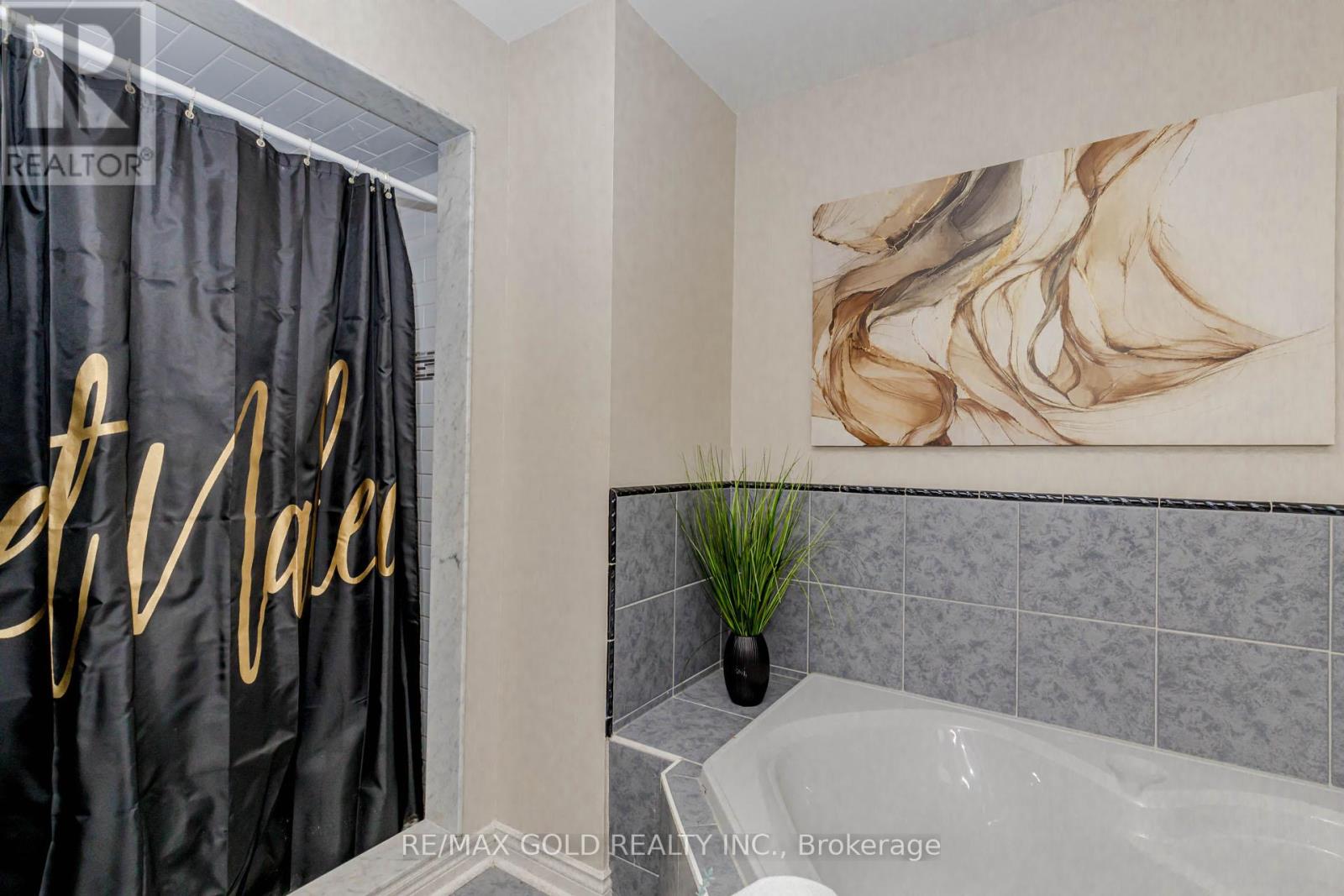 38 Esposito Drive, Caledon, Ontario  L7E 1T4 - Photo 24 - W12631772