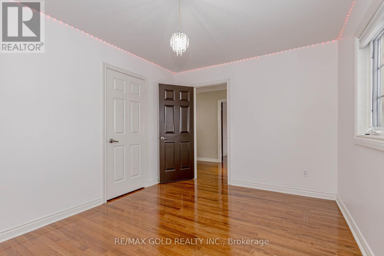 38 Esposito Drive, Caledon, Ontario  L7E 1T4 - Photo 25 - W12631772