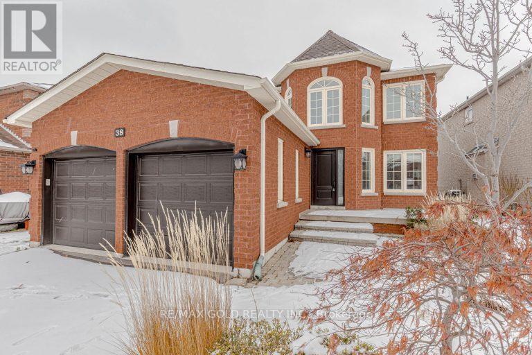 38 Esposito Drive, Caledon, Ontario  L7E 1T4 - Photo 3 - W12631772