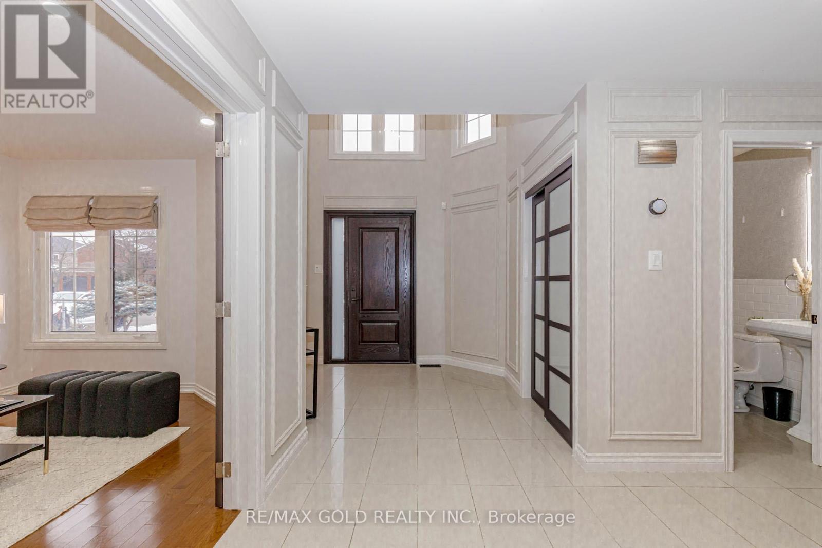 38 Esposito Drive, Caledon, Ontario  L7E 1T4 - Photo 8 - W12631772