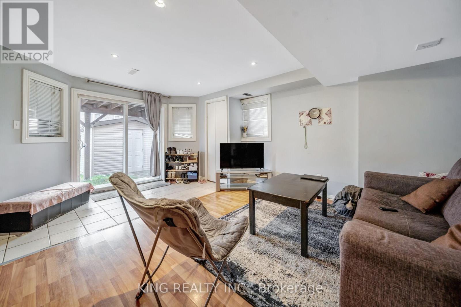 14 Seahorse Avenue, Brampton (Madoc), Ontario  L6V 4P3 - Photo 35 - W12631776