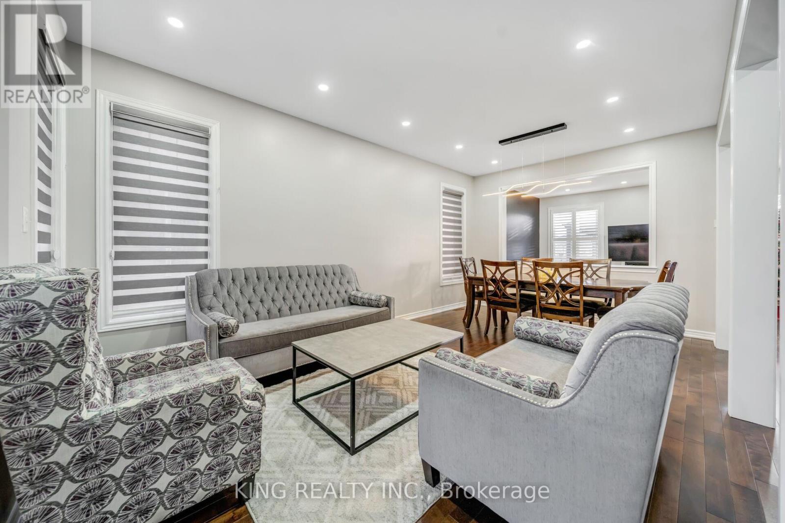 14 Seahorse Avenue, Brampton (Madoc), Ontario  L6V 4P3 - Photo 4 - W12631776