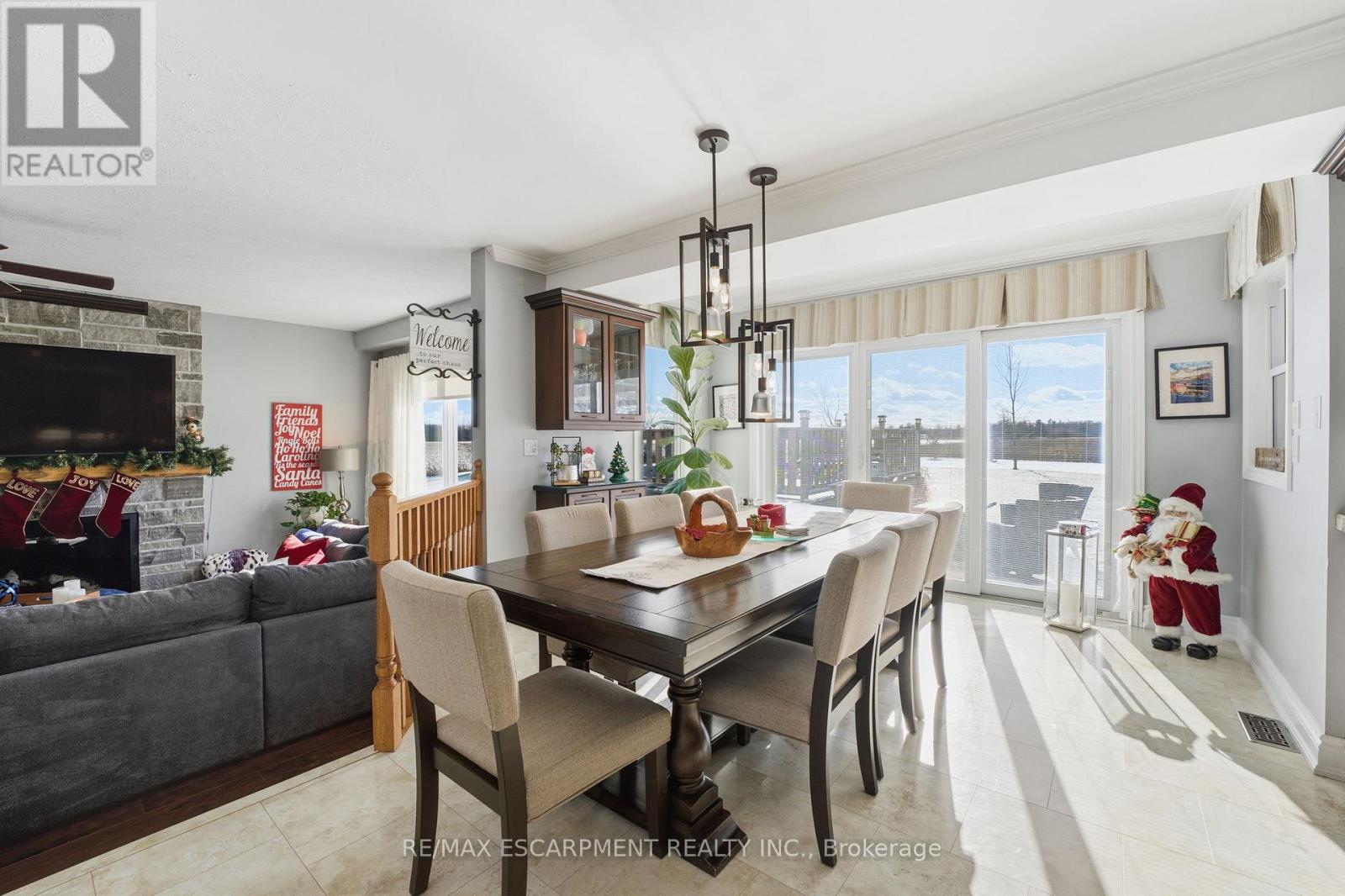 5940 Young Street, Grimsby, Ontario  L0R 2A0 - Photo 11 - X12631756