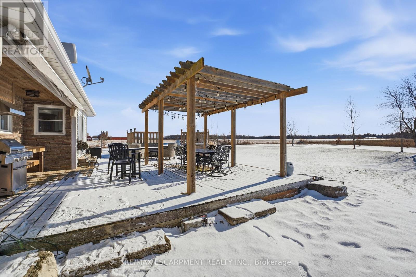 5940 Young Street, Grimsby, Ontario  L0R 2A0 - Photo 33 - X12631756