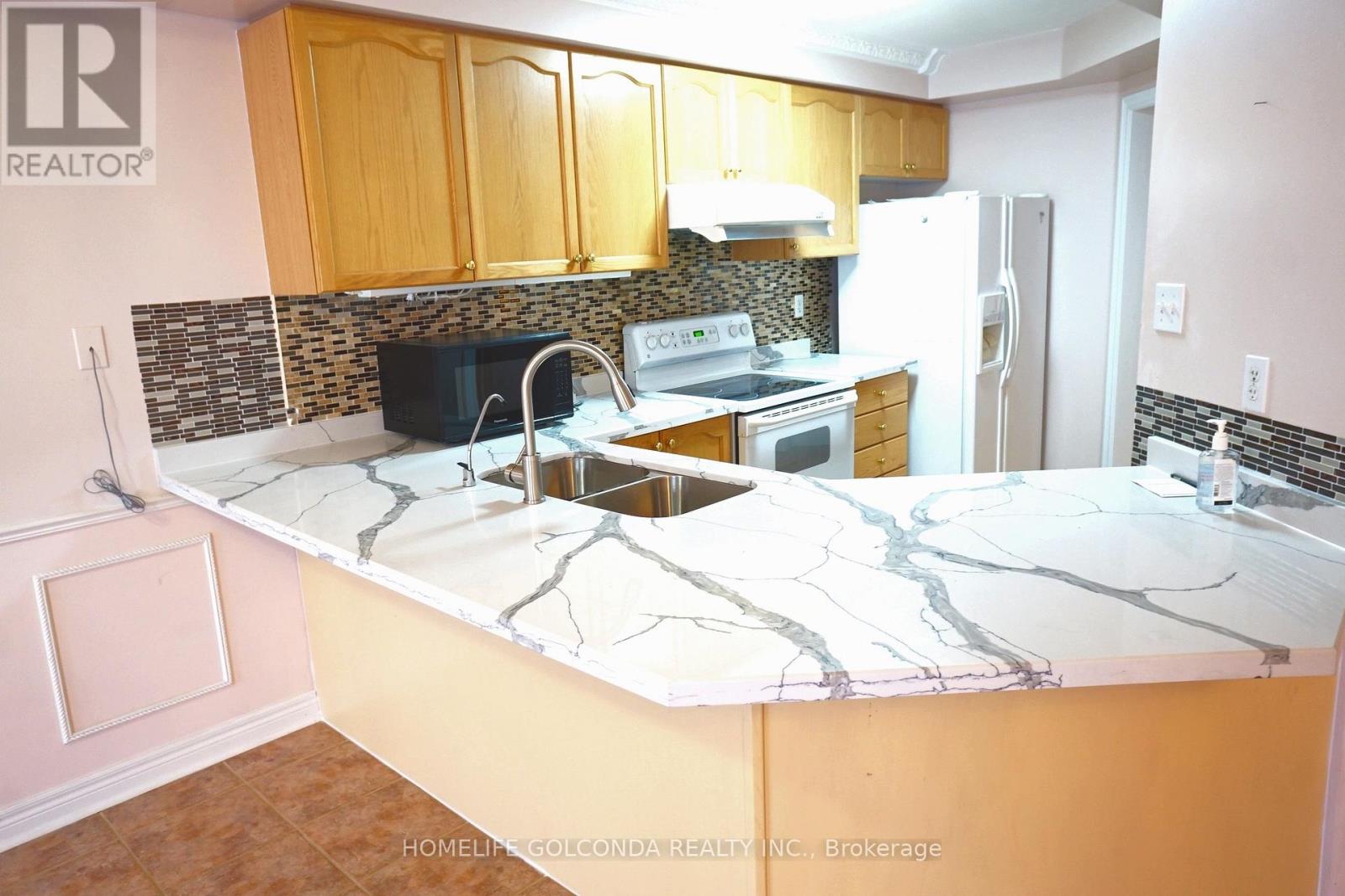 15 AMULET CRESCENT, Richmond Hill, Ontario