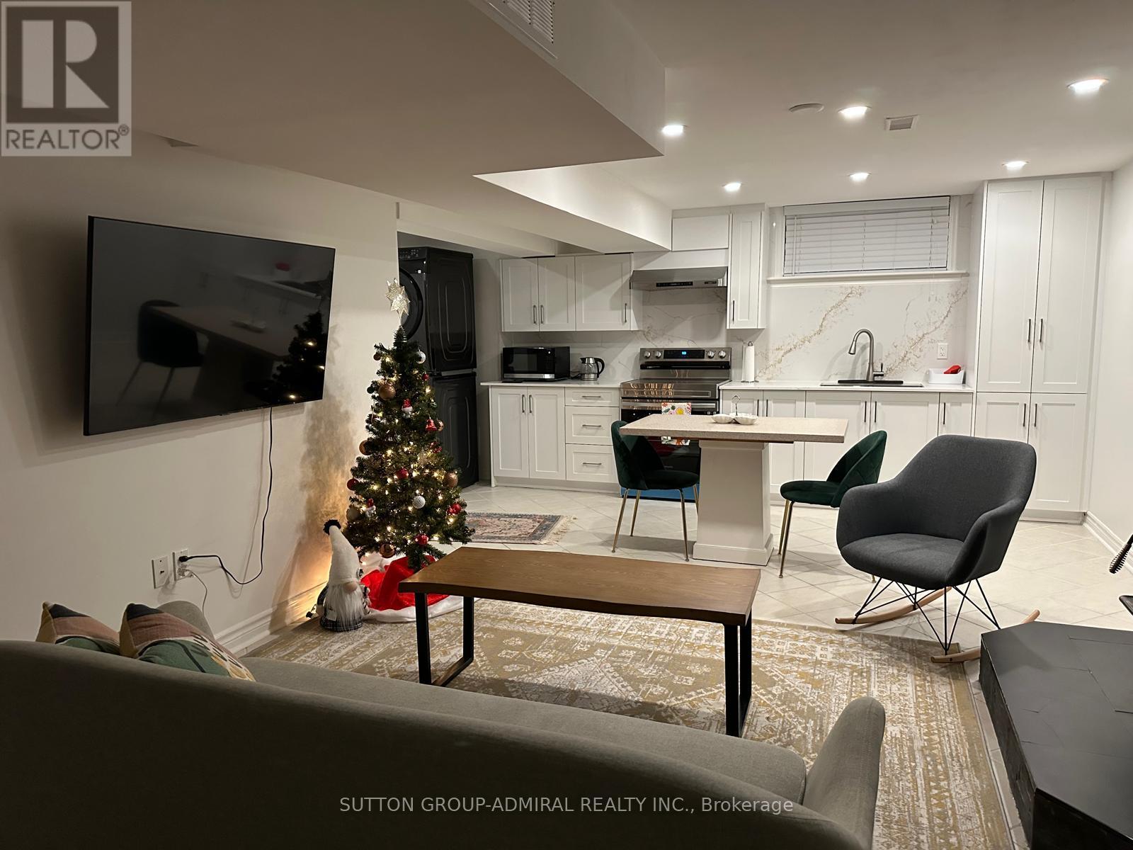 447 Taylor Mills Drive, Richmond Hill, Ontario  L4C 2T3 - Photo 7 - N12630844