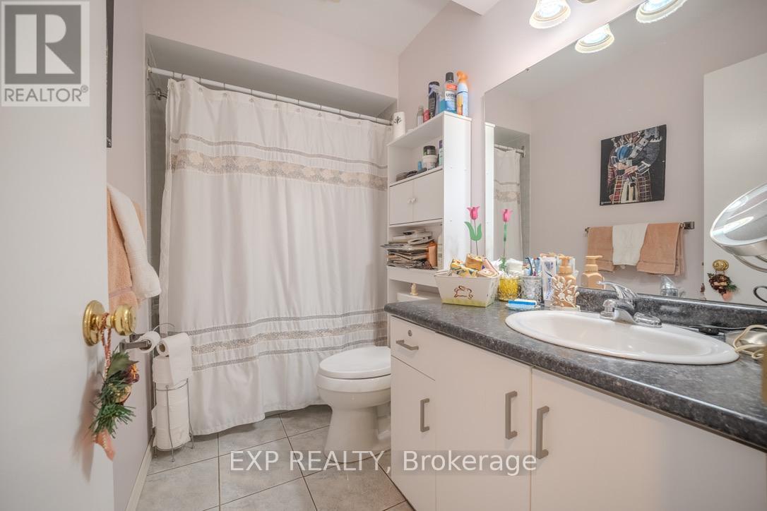 6166 Wildrose Crescent, Niagara Falls (Oldfield), Ontario  L2G 7T3 - Photo 15 - X12631788