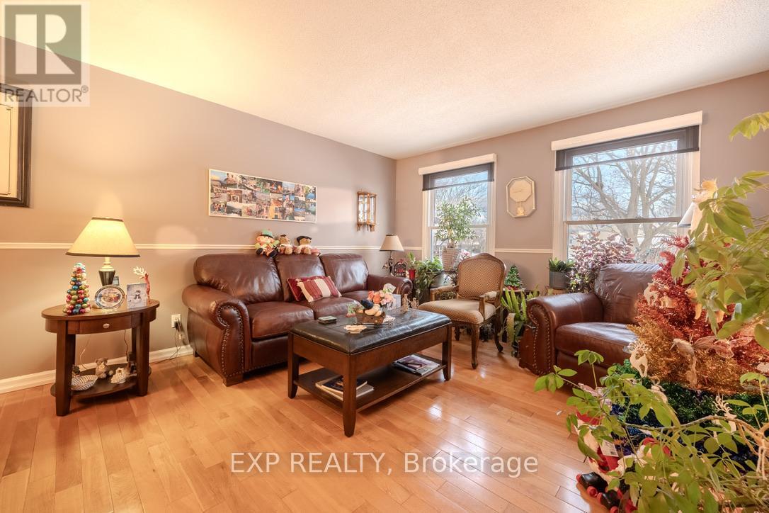 6166 Wildrose Crescent, Niagara Falls (Oldfield), Ontario  L2G 7T3 - Photo 9 - X12631788