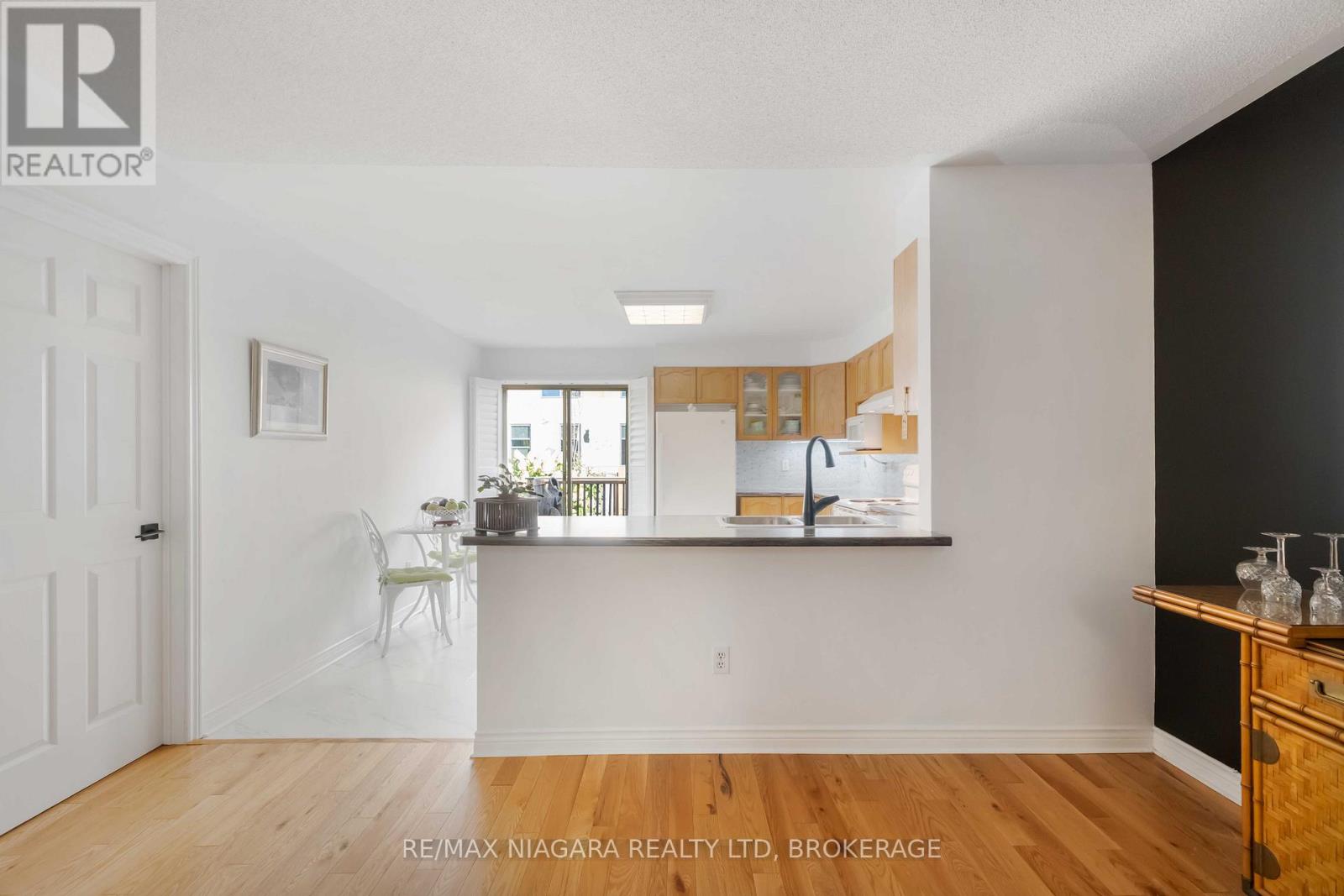 14 - 165 Main Street E, Grimsby (Grimsby East), Ontario  L3M 1P2 - Photo 10 - X12631806