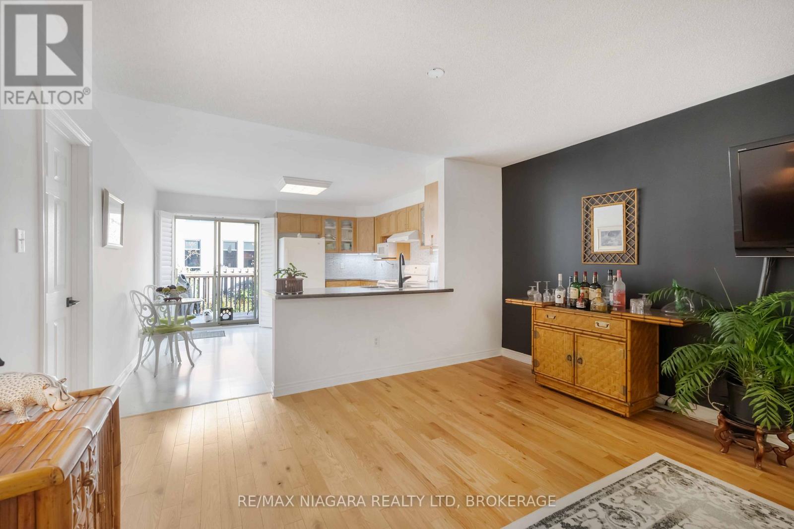 14 - 165 Main Street E, Grimsby (Grimsby East), Ontario  L3M 1P2 - Photo 11 - X12631806