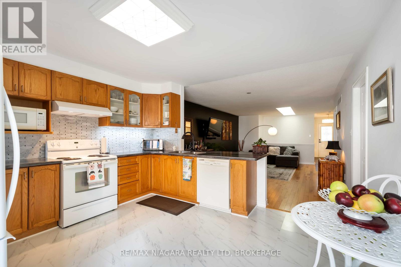 14 - 165 Main Street E, Grimsby (Grimsby East), Ontario  L3M 1P2 - Photo 15 - X12631806