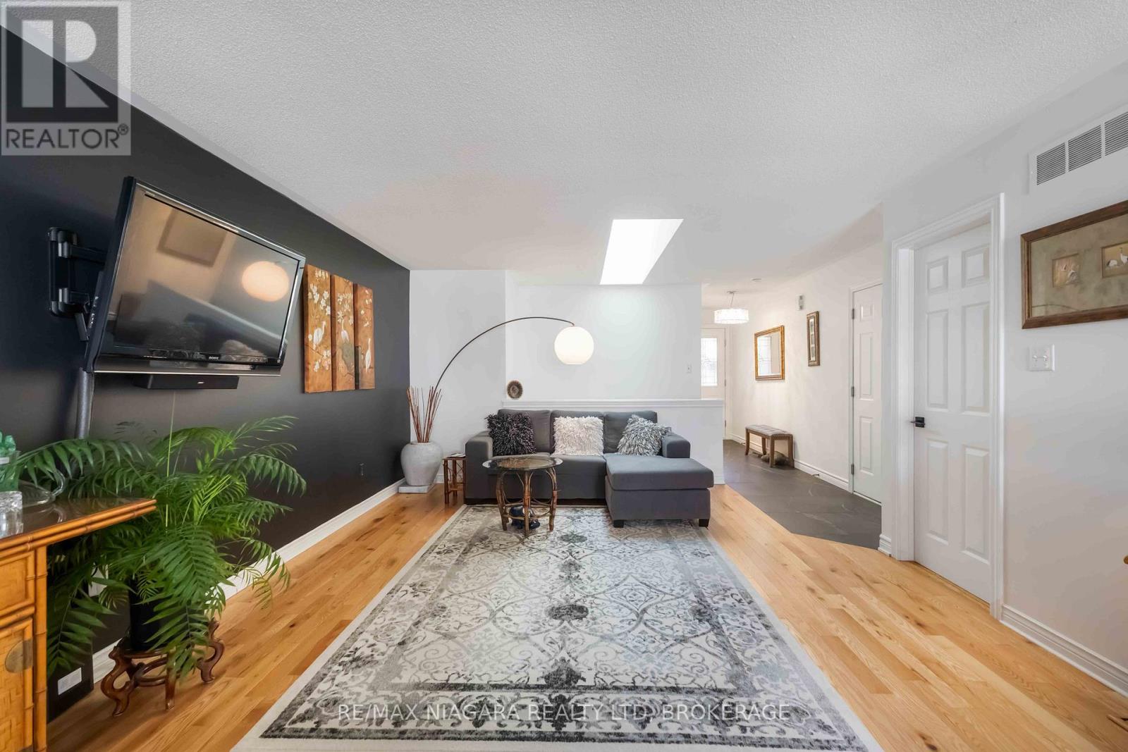 14 - 165 Main Street E, Grimsby (Grimsby East), Ontario  L3M 1P2 - Photo 7 - X12631806