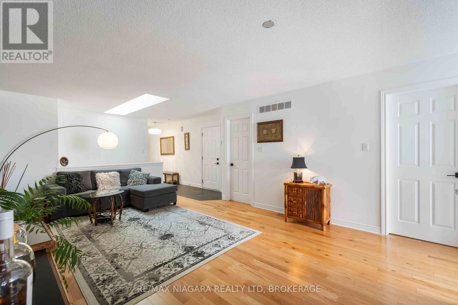 14 - 165 Main Street E, Grimsby (Grimsby East), Ontario  L3M 1P2 - Photo 9 - X12631806