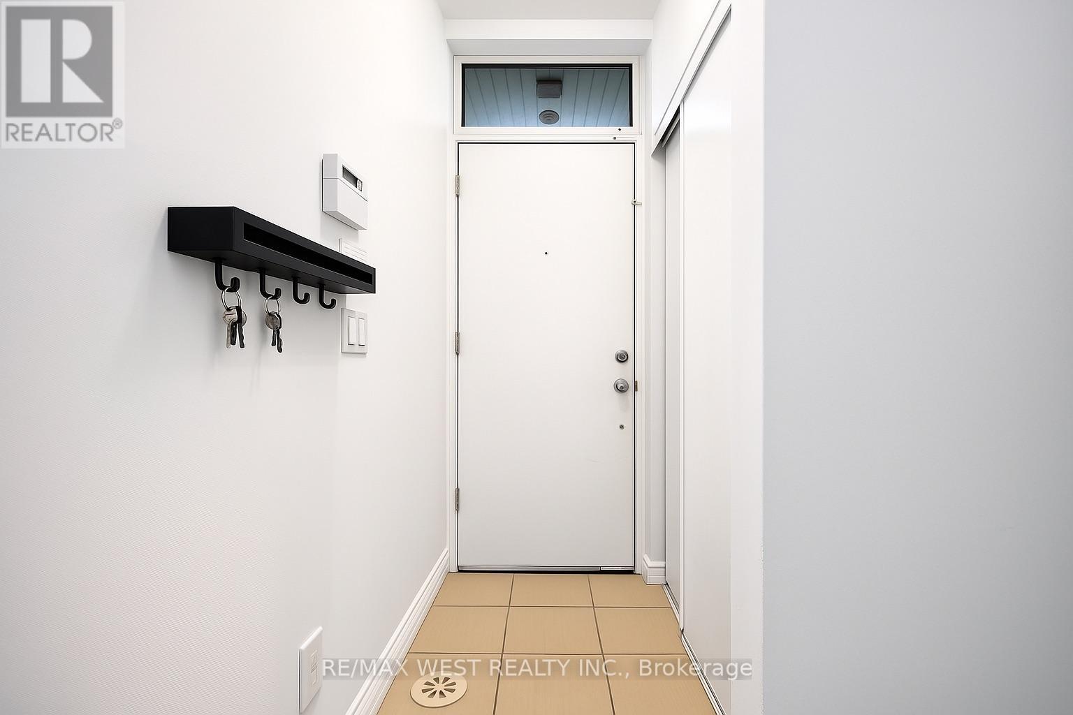 120 - 11 Applewood Lane, Toronto, Ontario  M9C 0C1 - Photo 10 - W12586114