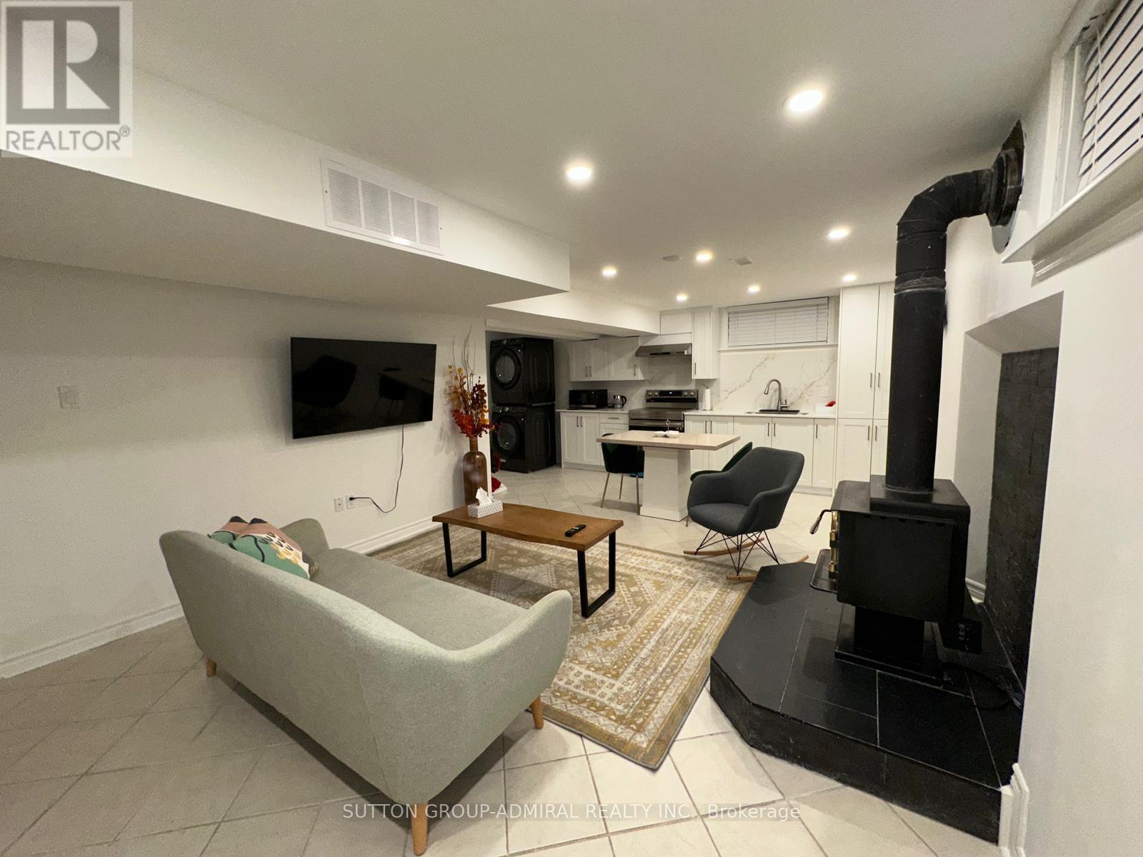 447 Taylor Mills Drive, Richmond Hill, Ontario  L4C 2T3 - Photo 14 - N12630844