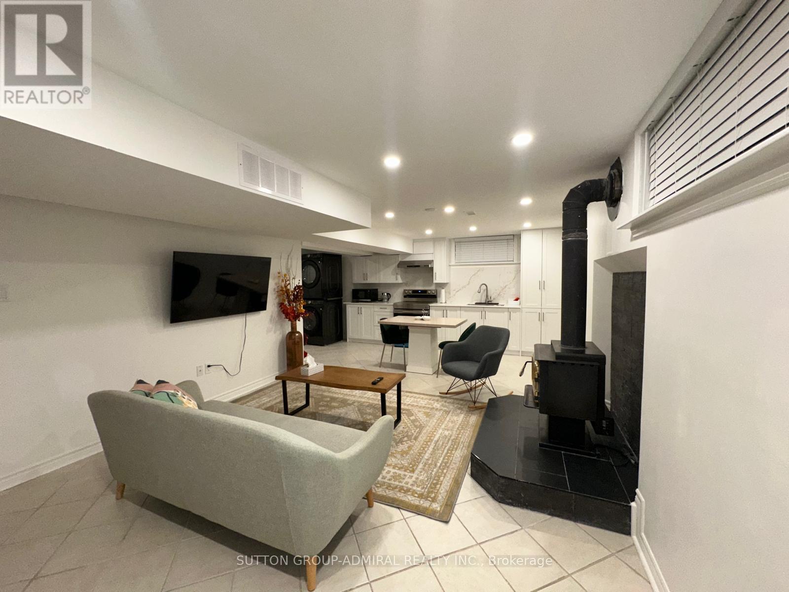 447 Taylor Mills Drive, Richmond Hill, Ontario  L4C 2T3 - Photo 16 - N12630844