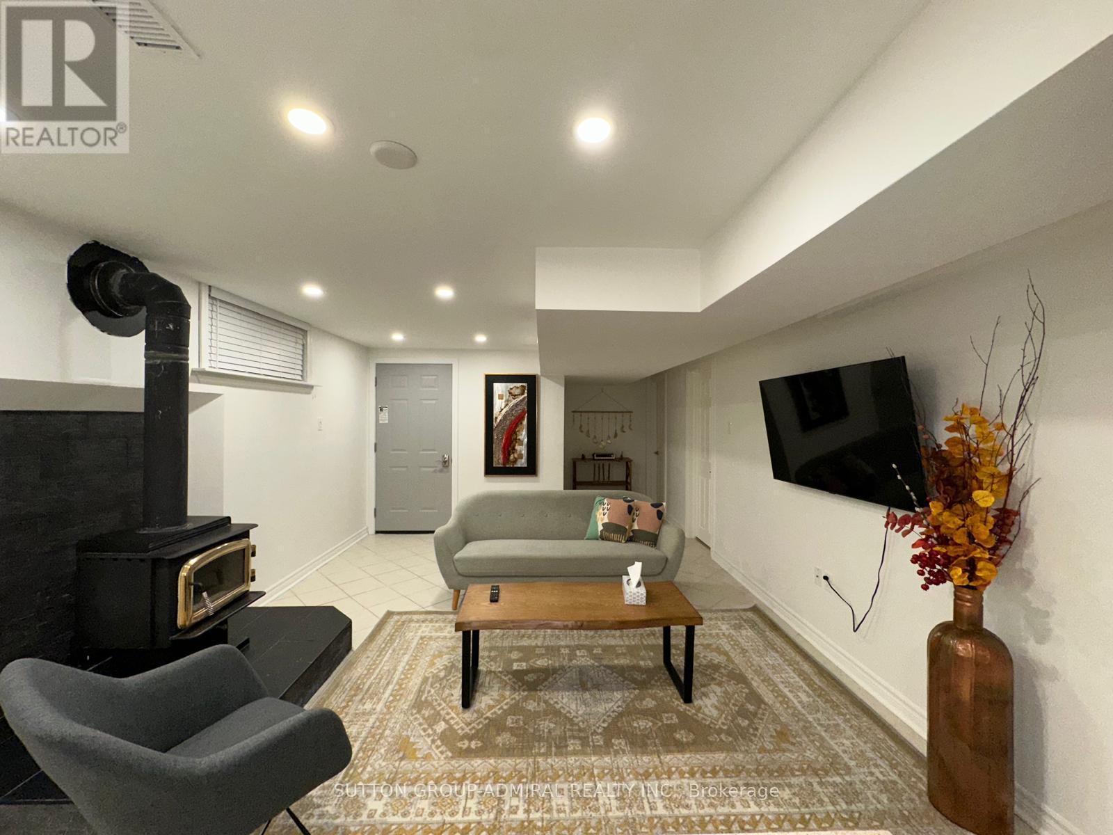 447 Taylor Mills Drive, Richmond Hill, Ontario  L4C 2T3 - Photo 13 - N12630844