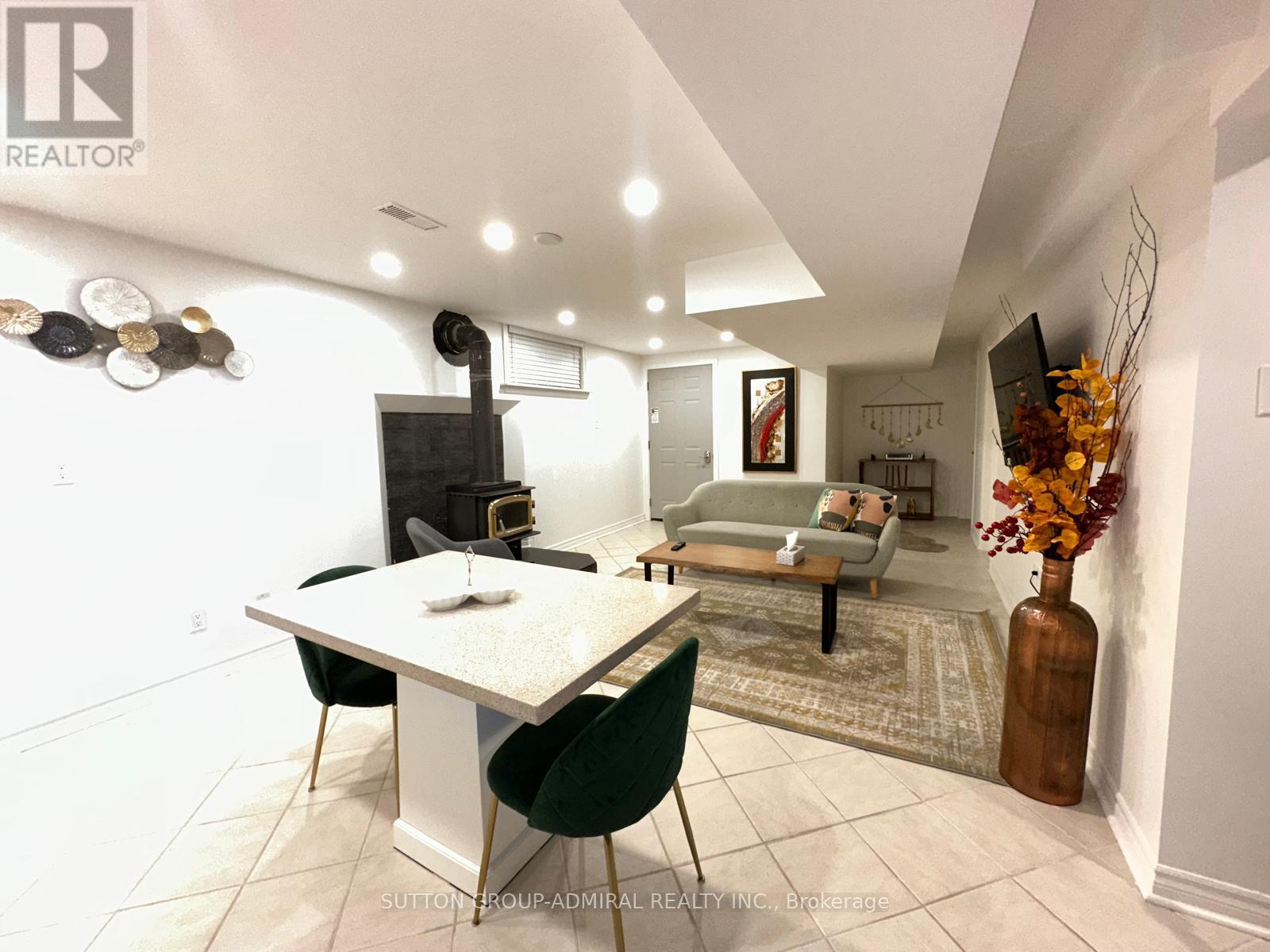 447 Taylor Mills Drive, Richmond Hill, Ontario  L4C 2T3 - Photo 18 - N12630844