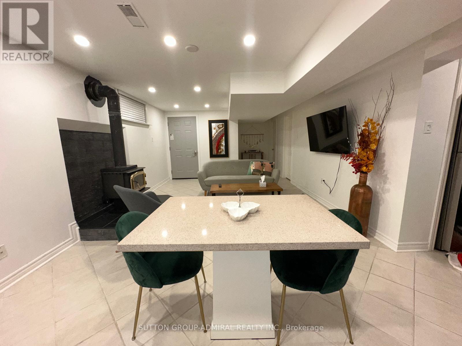 447 Taylor Mills Drive, Richmond Hill, Ontario  L4C 2T3 - Photo 15 - N12630844