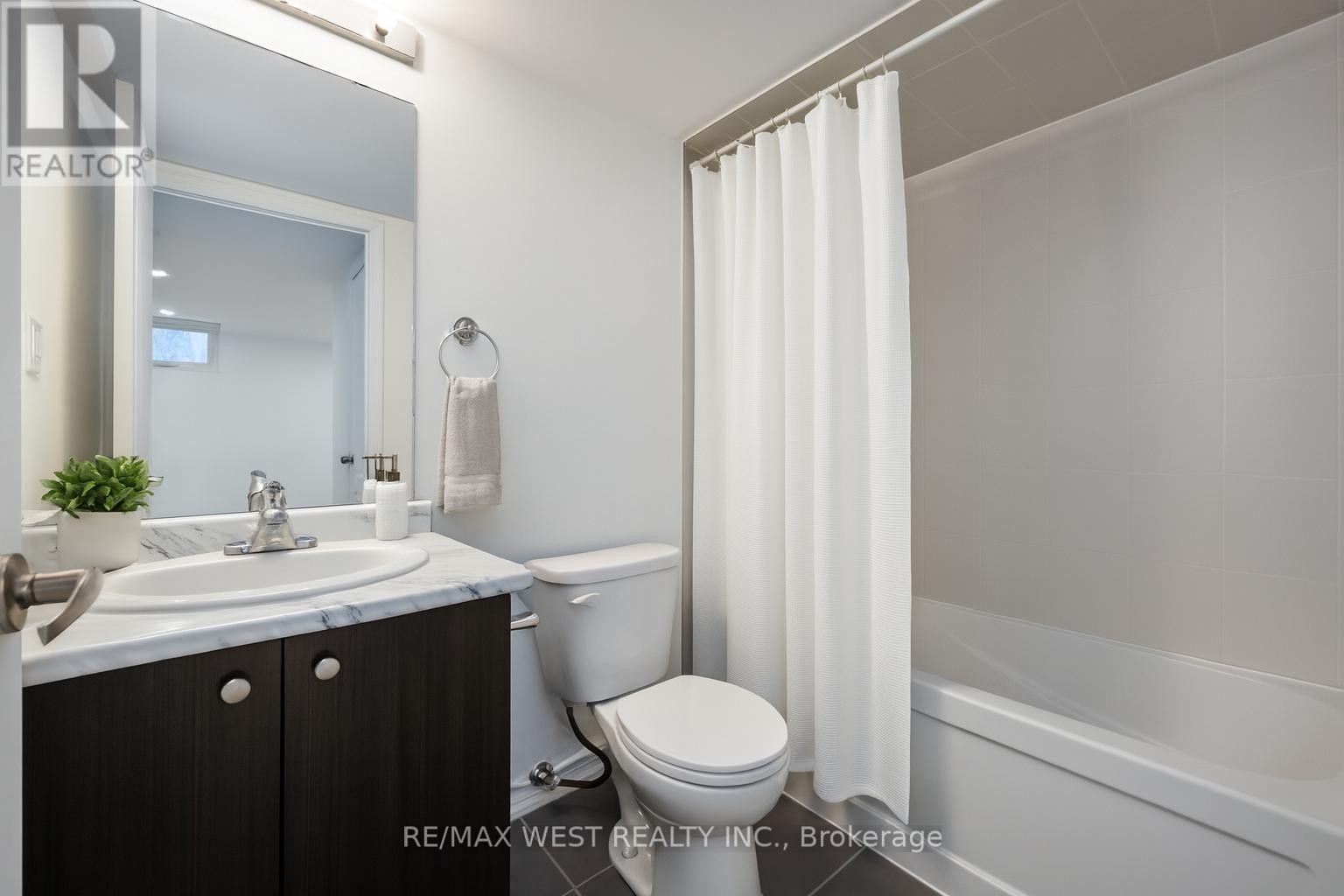 120 - 11 Applewood Lane, Toronto, Ontario  M9C 0C1 - Photo 7 - W12586114