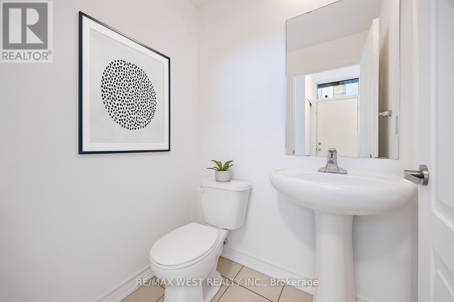 120 - 11 Applewood Lane, Toronto, Ontario  M9C 0C1 - Photo 8 - W12586114