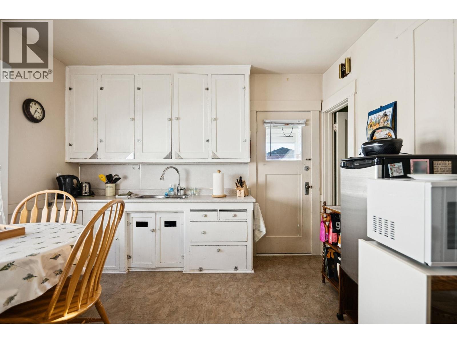 2258 Kitchener Street, Vancouver, British Columbia V5L 2X2 - Photo 11 - R3073778