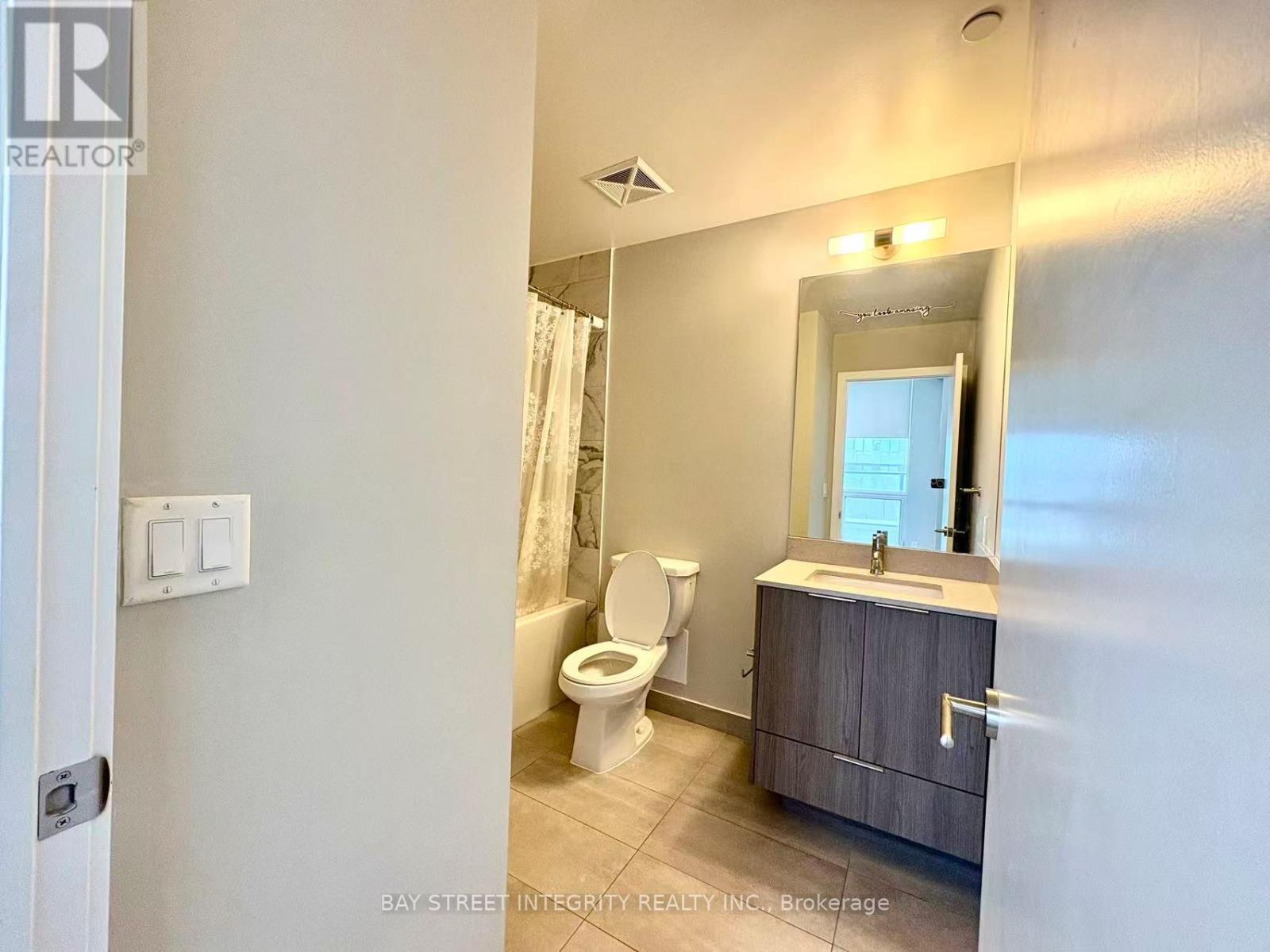 212 - 32 Forest Manor Road, Toronto (Henry Farm), Ontario  M2J 0H2 - Photo 13 - C12631794