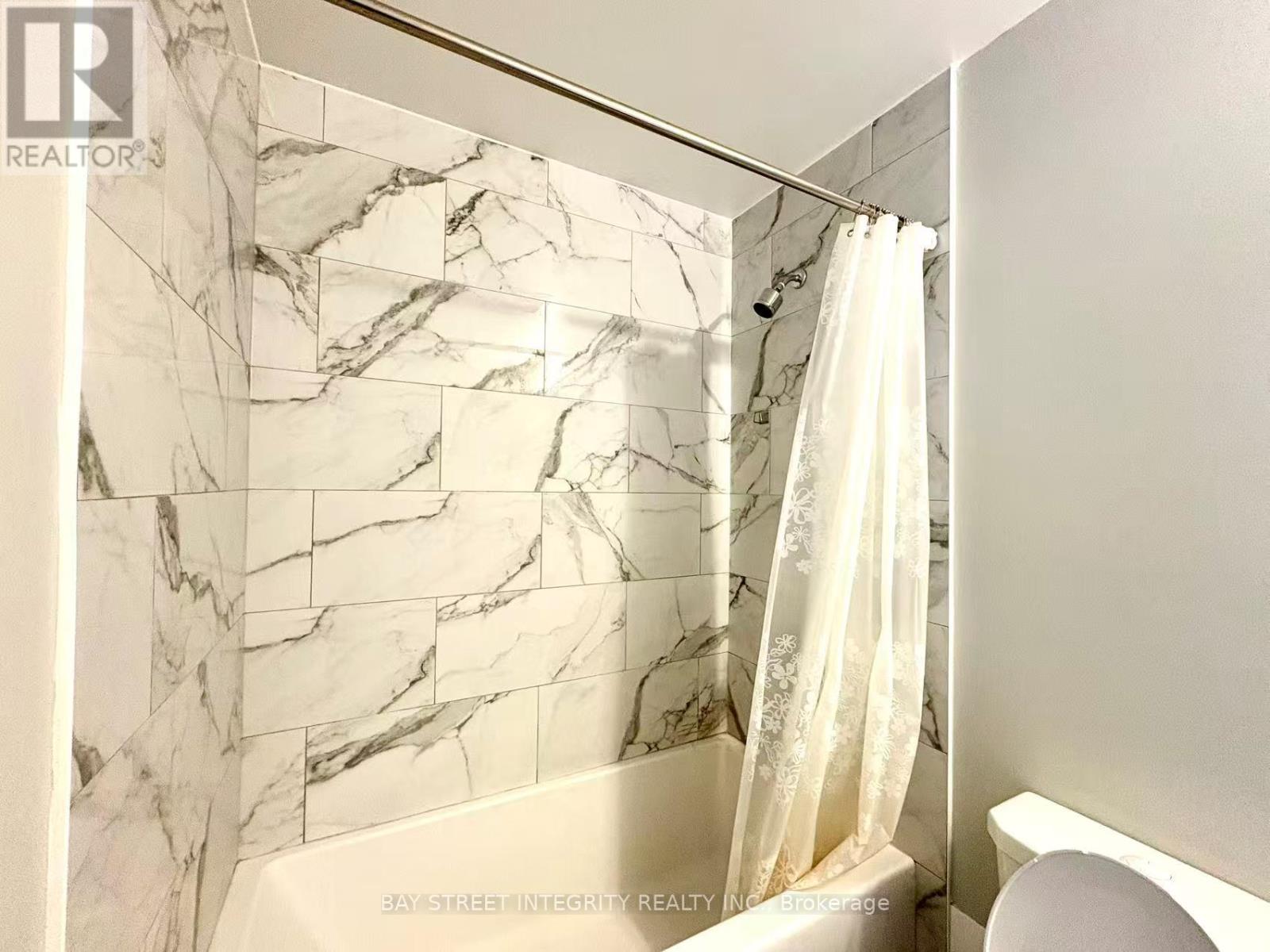 212 - 32 Forest Manor Road, Toronto (Henry Farm), Ontario  M2J 0H2 - Photo 15 - C12631794