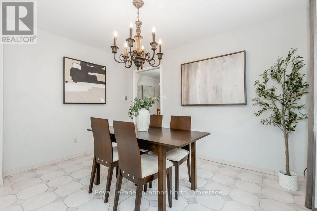 3 51st Street, Wasaga Beach, Ontario  L9Z 1X5 - Photo 8 - S12631818