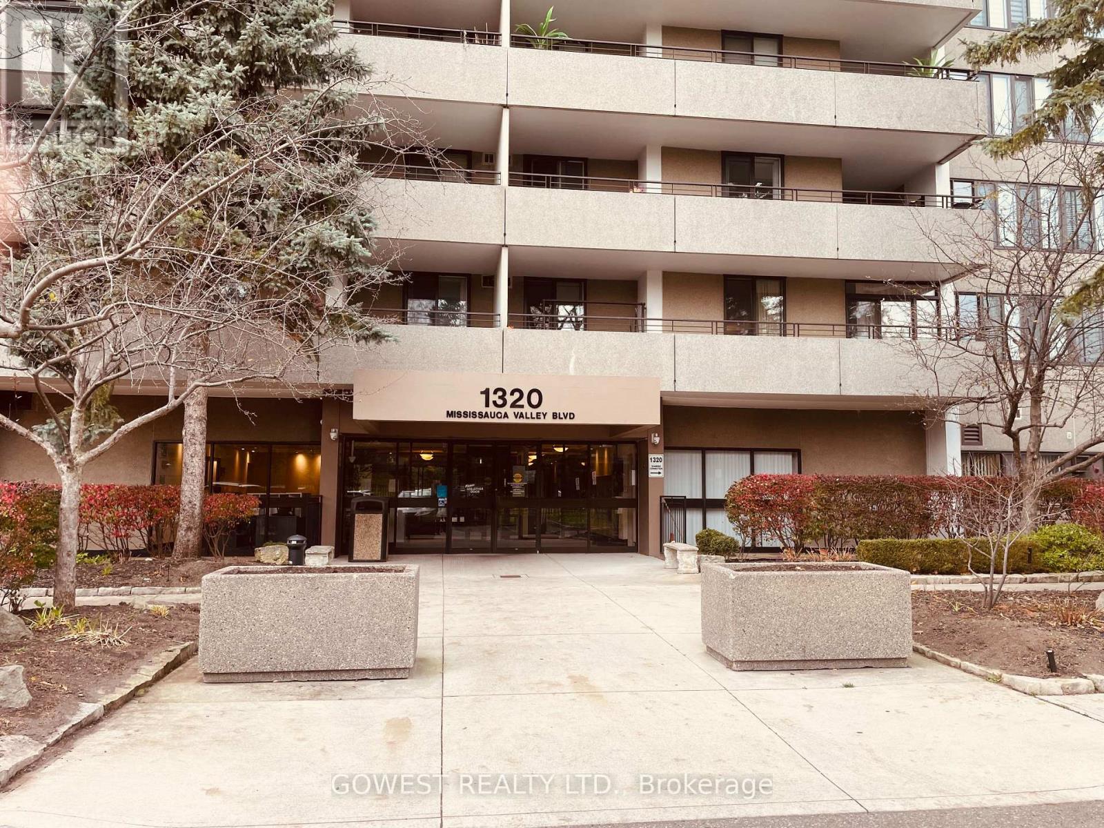 812 - 1320 MISSISSAUGA VALLEY BOULEVARD, Mississauga, Ontario